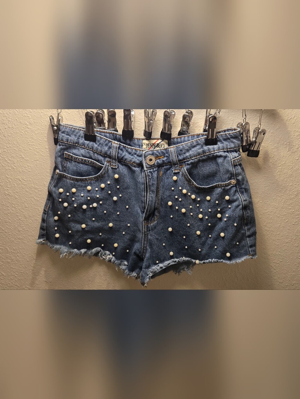 Denim BLVD Pearl Distressed Cutoff Shorts - Size Small